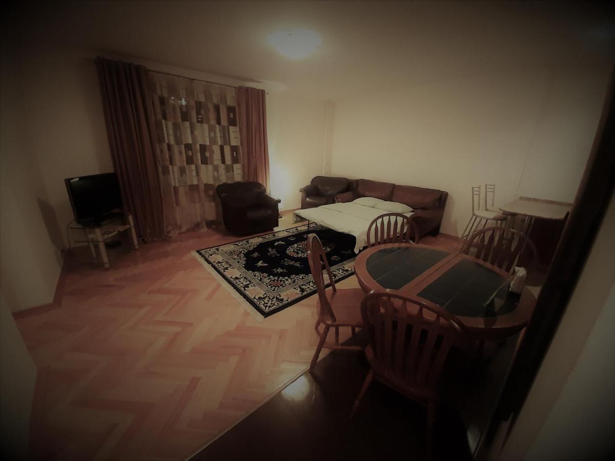 Apartment On Myasnikova 34 Minsk Buitenkant foto
